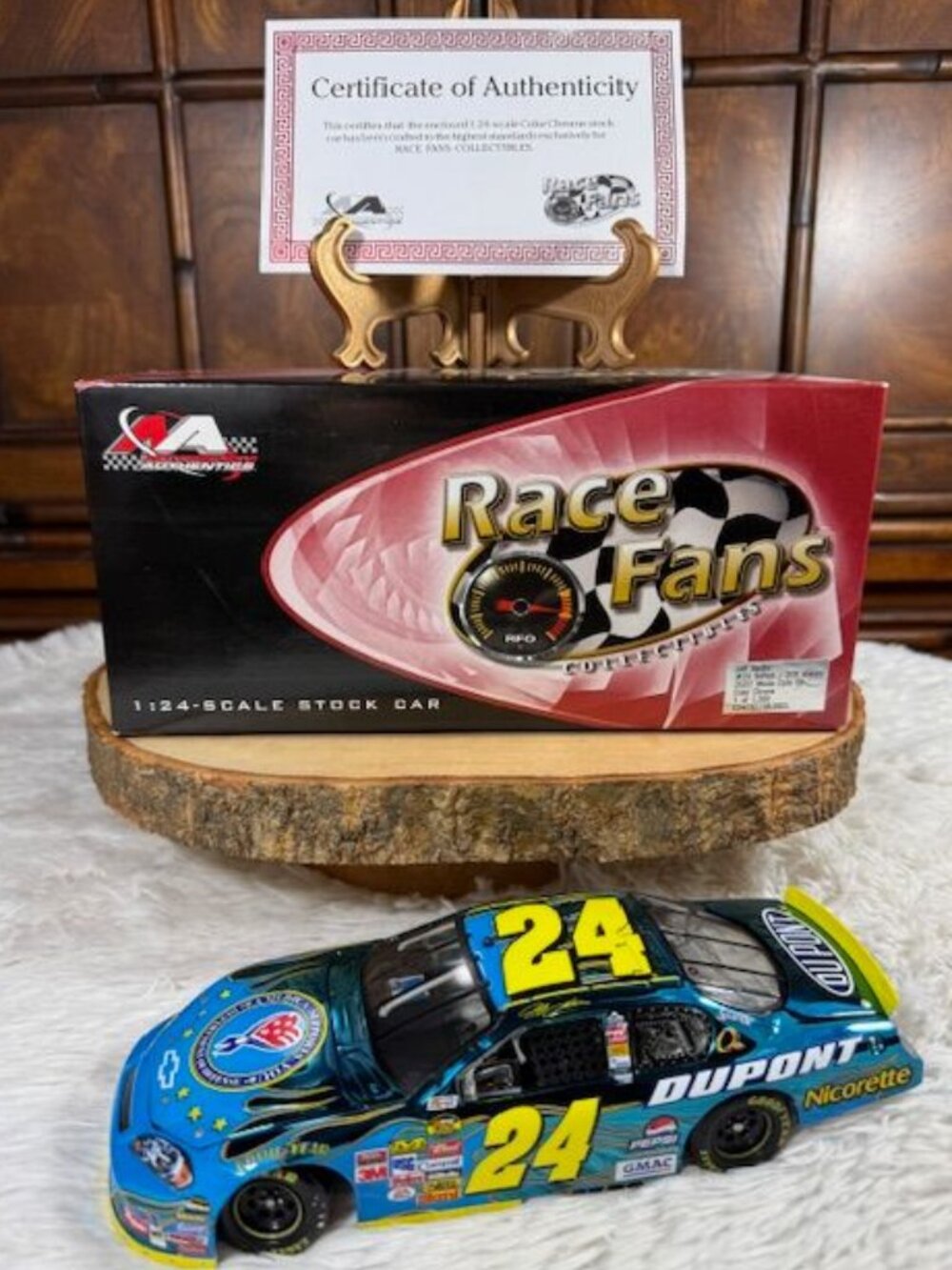 Jeff Gordon #24 DuPont DOD Military 2007 Monte Carlo SS Chrome 1:24 Scale Car